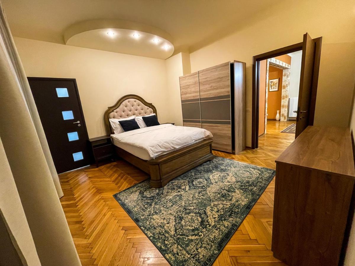 Central Apartment W/ Fire Place - Ground Floor ブカレスト エクステリア 写真